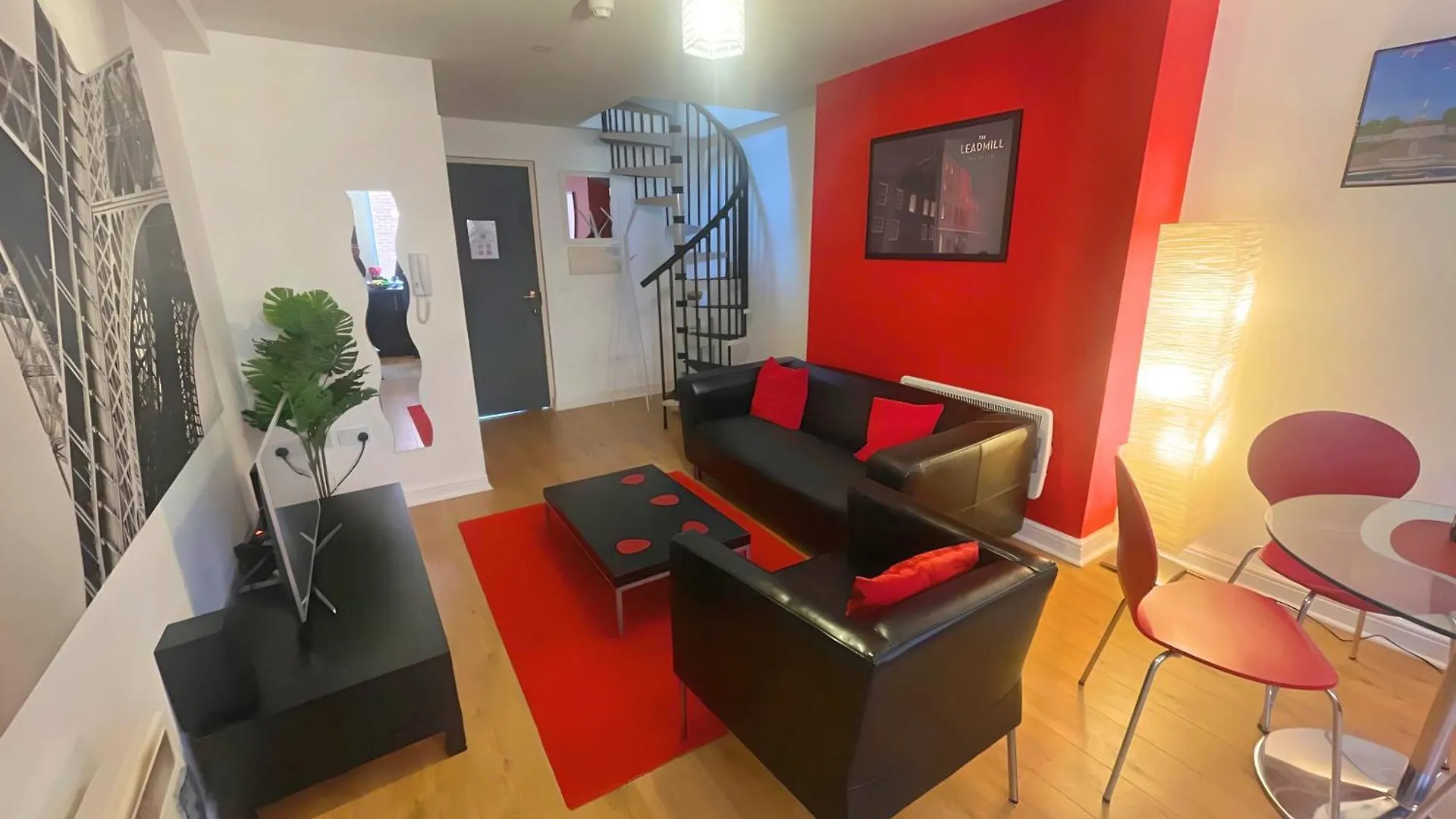 Vibrant Loft Apartment In Grade II Listed Georgian Building Sheffield