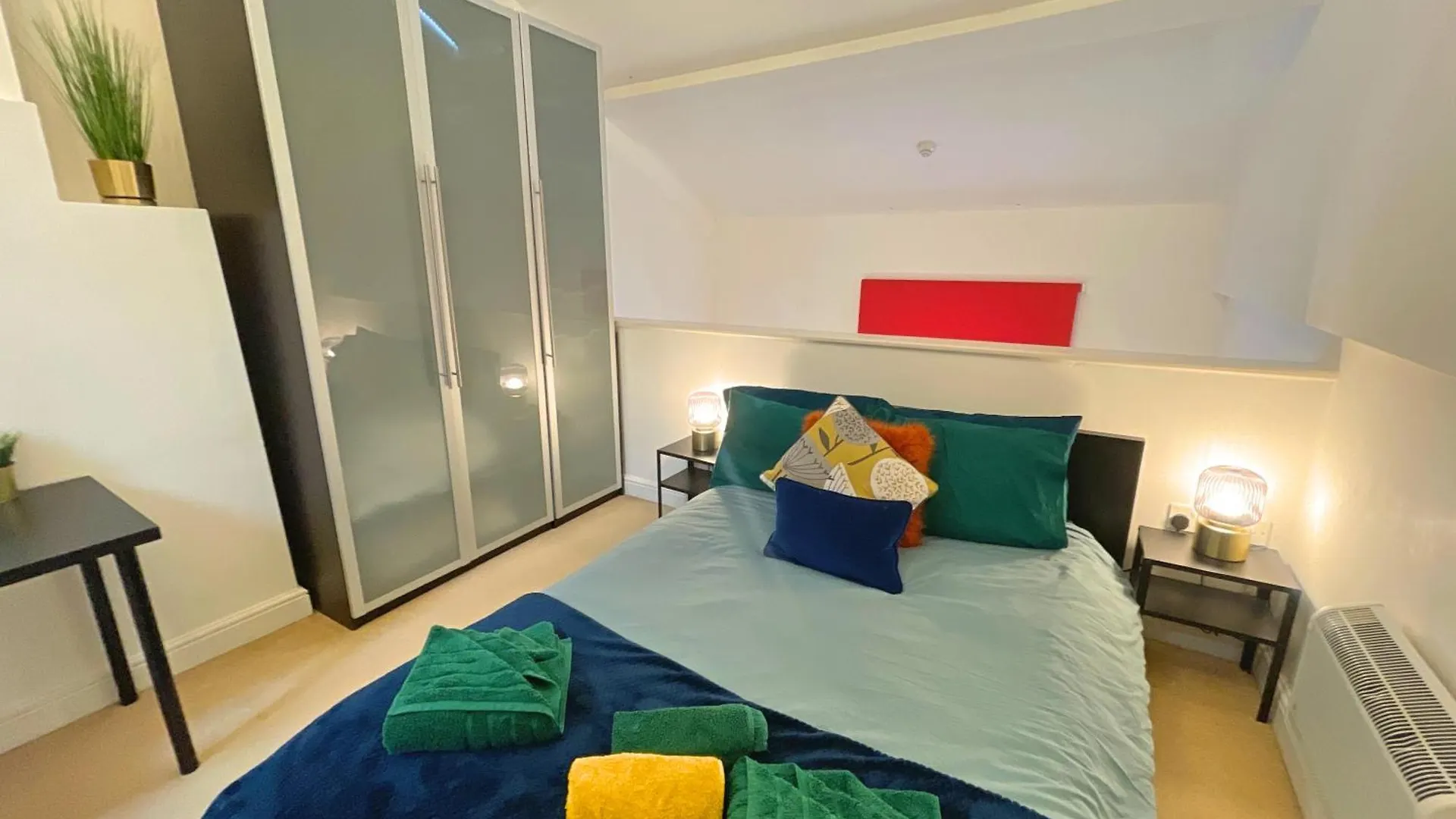 Vibrant Loft Apartment In Grade II Listed Georgian Building Sheffield